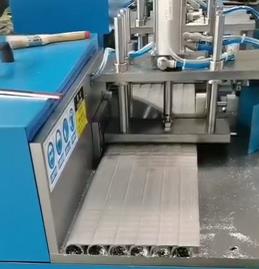 全自動切鋁機400鋸切圖