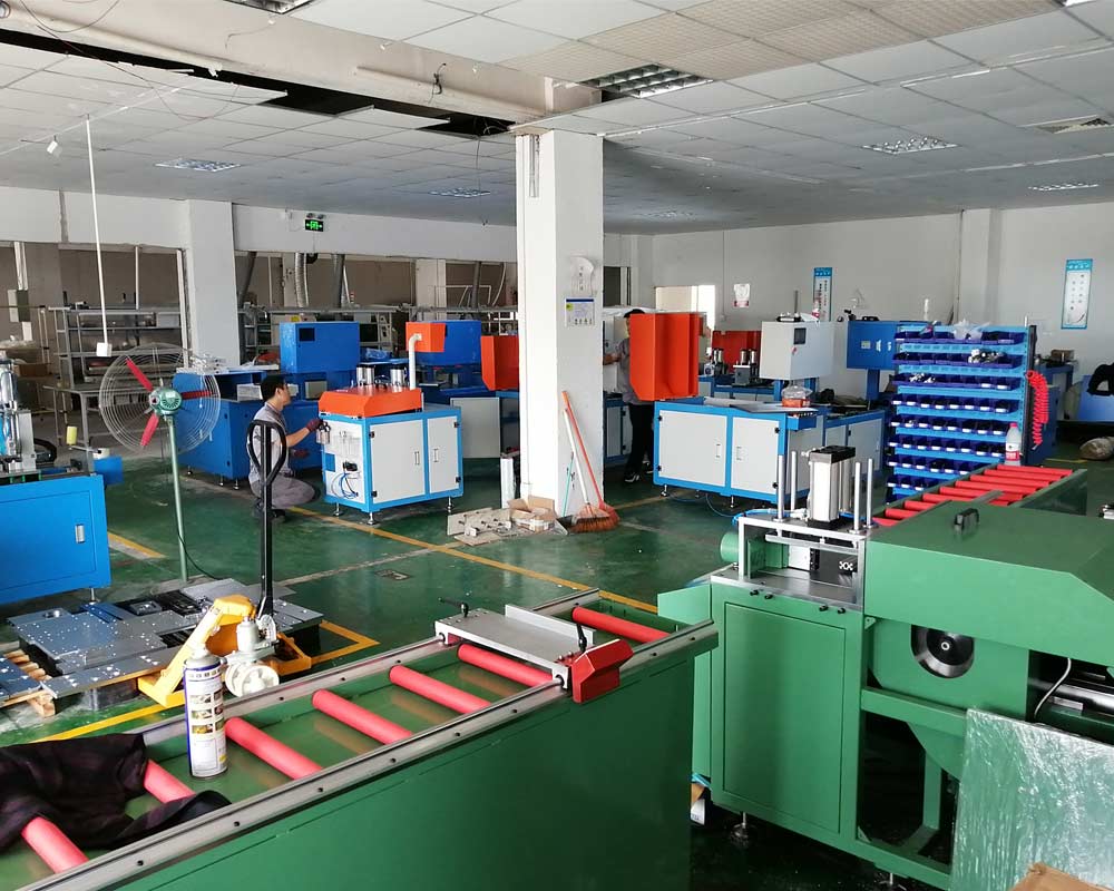 全自動切鋁機生產車間 全自動切鋁機生產車間