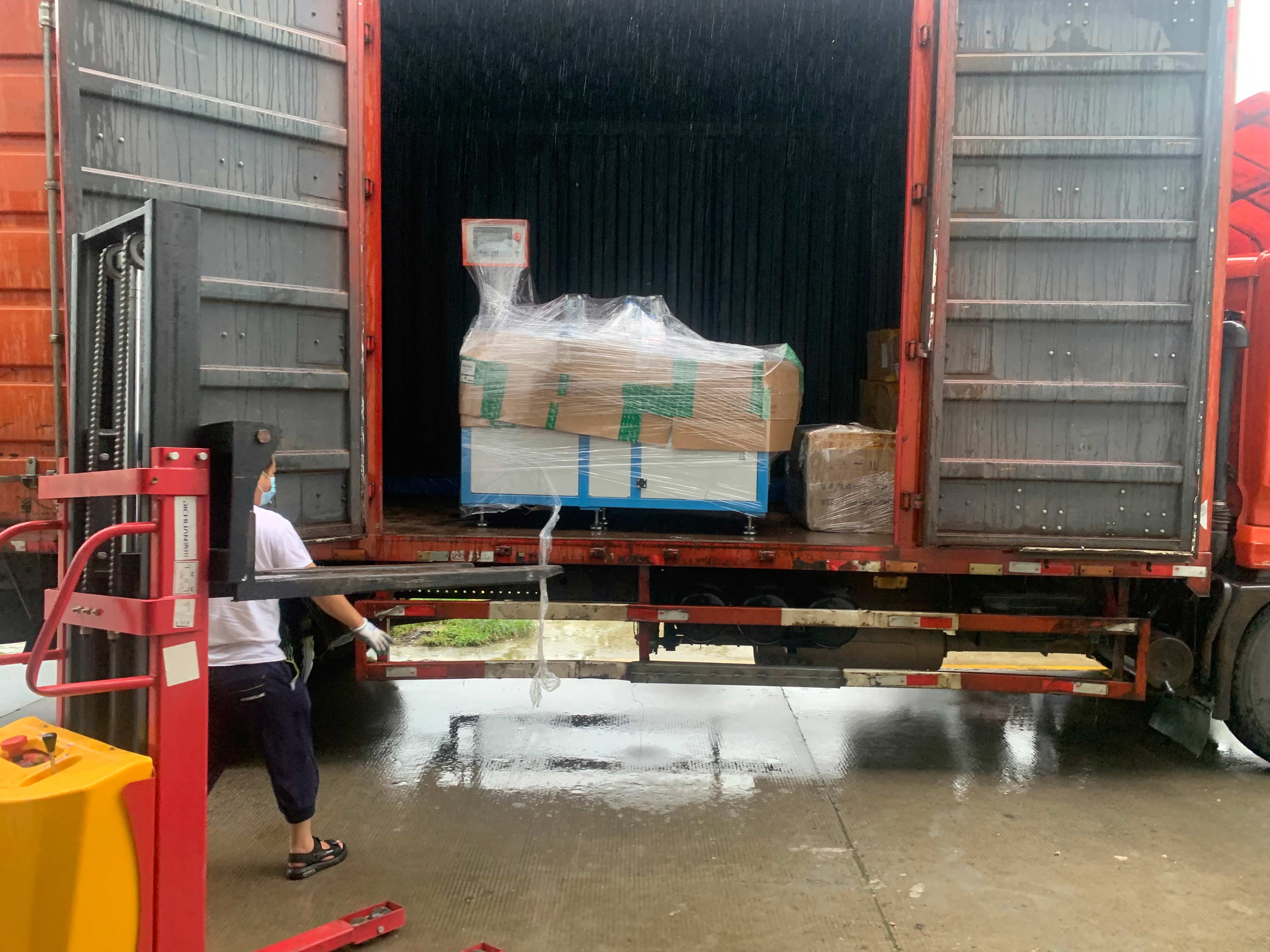 切鋁機(jī)出貨圖 切鋁機(jī)出貨圖