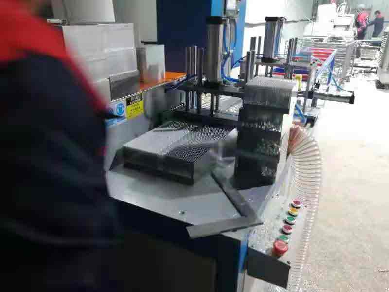 鋁型材散熱器切割機-2 鋁型材散熱器切割機-2