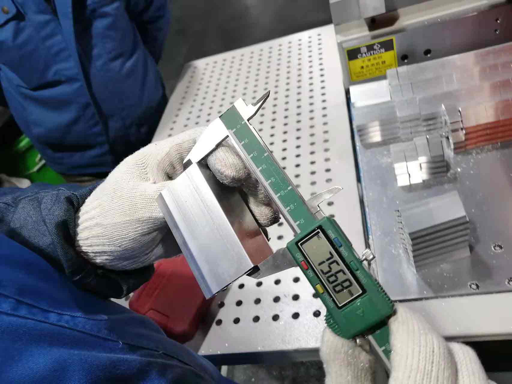 分離式全自動切鋁機-鋁切機-型材切割機客戶現場尾料測量圖-2 分離式全自動切鋁機-鋁切機-型材切割機客戶現場尾料測量圖-2